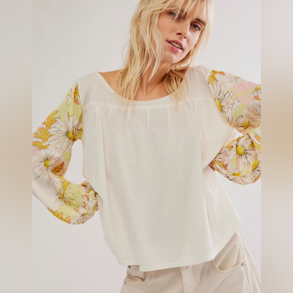 NWOT Free People Picking Petals Floral Sleeves Pleated Relaxed Fit Ivory Top